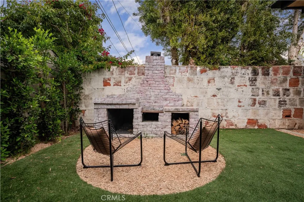 8417 Holy Cross Place Los Angeles, CA 90045