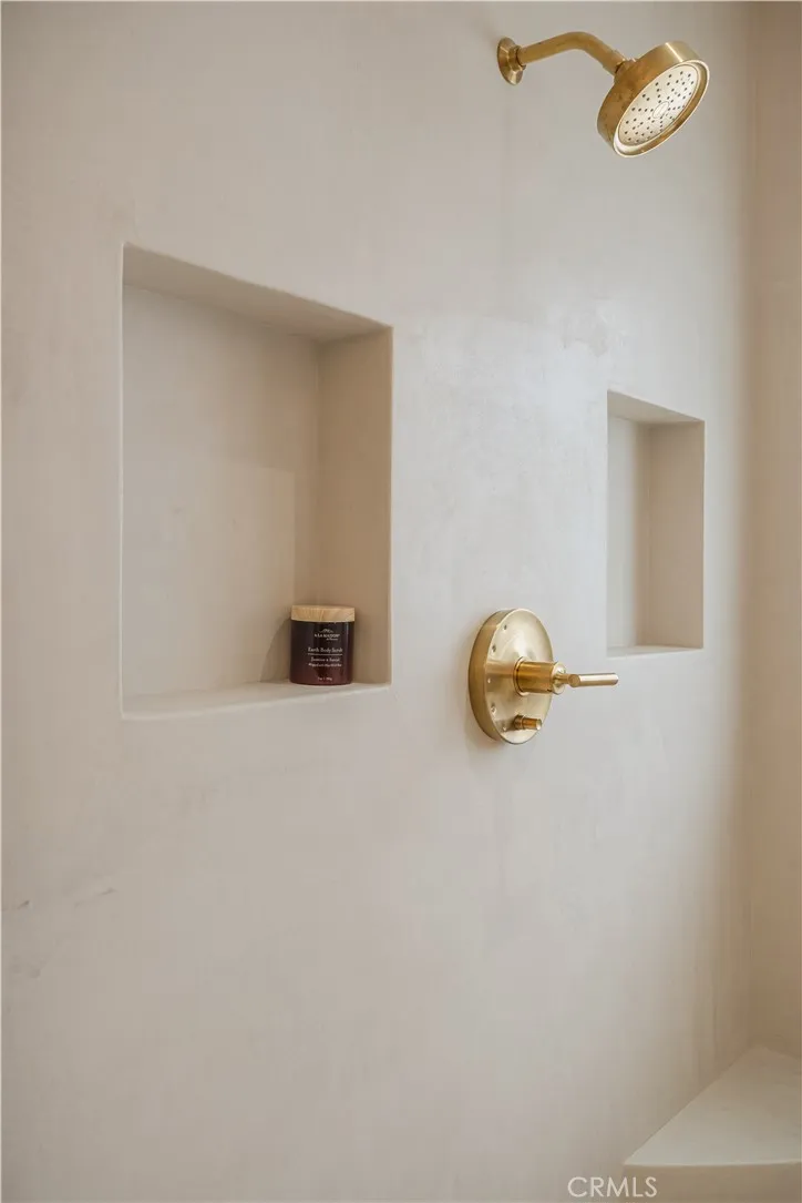 8417 Holy Cross Place Los Angeles, CA 90045