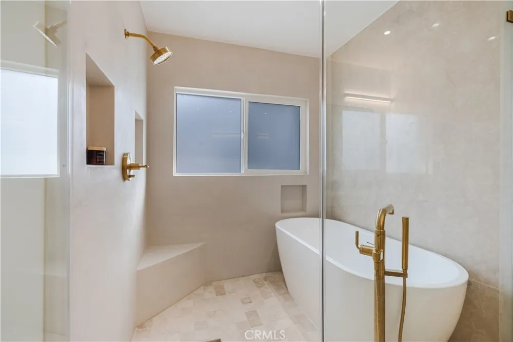 8417 Holy Cross Place Los Angeles, CA 90045