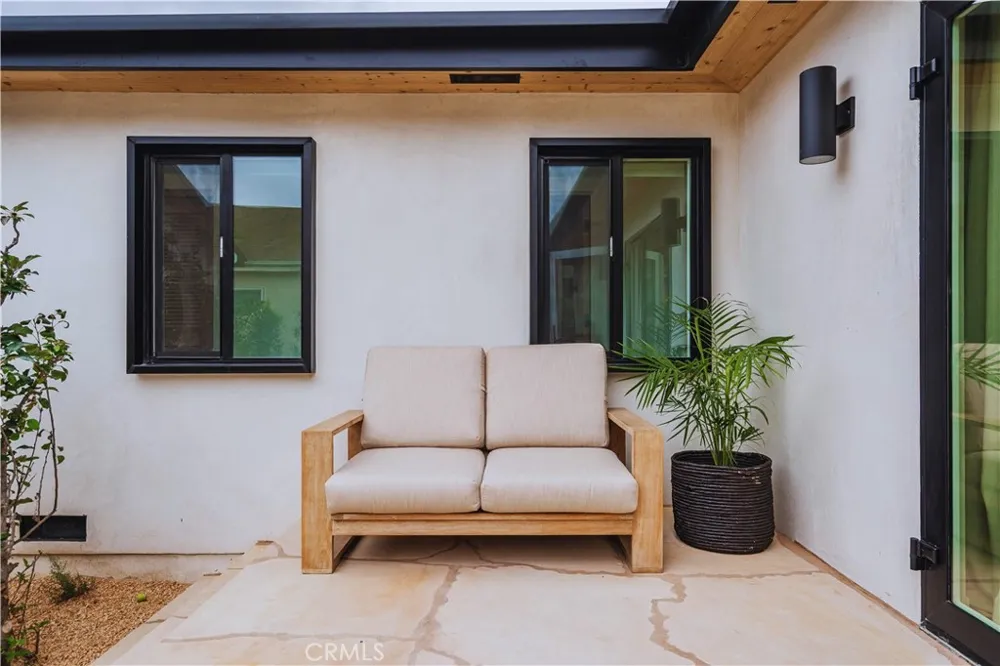 8417 Holy Cross Place Los Angeles, CA 90045
