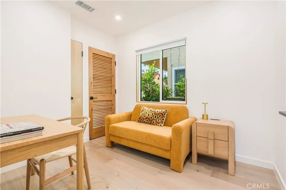 8417 Holy Cross Place Los Angeles, CA 90045