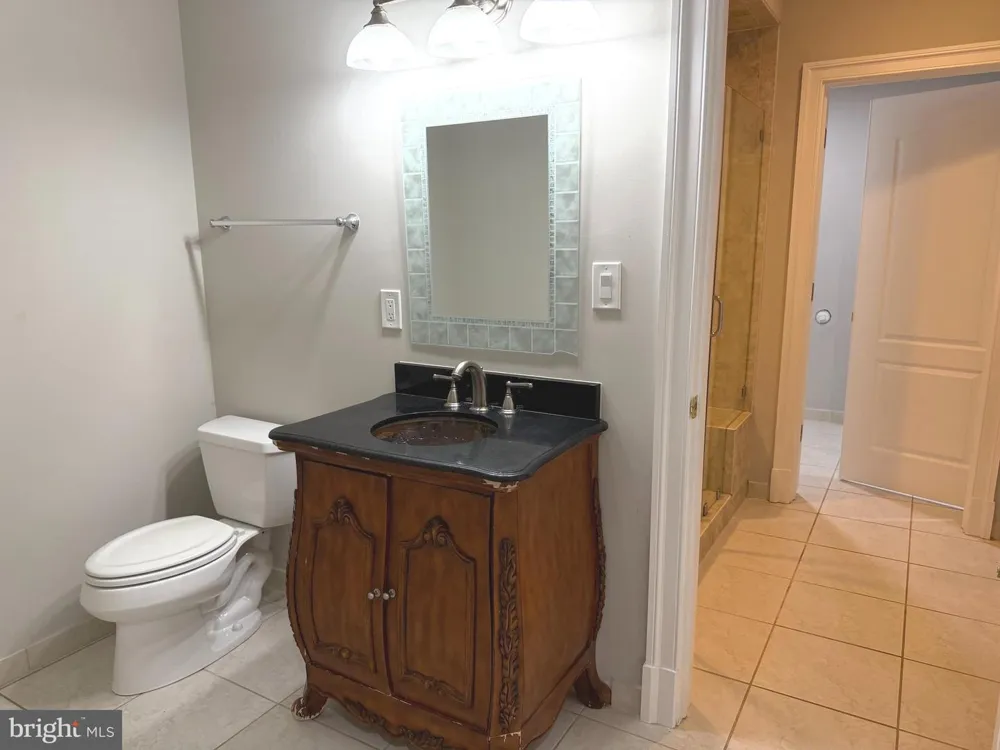6529 FAIRLAWN DRIVE Mclean, VA 22101