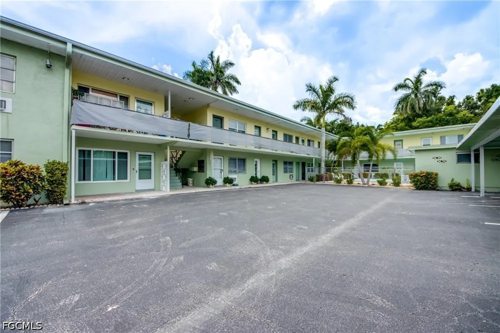 1st Street #107 Fort Myers, FL 33901