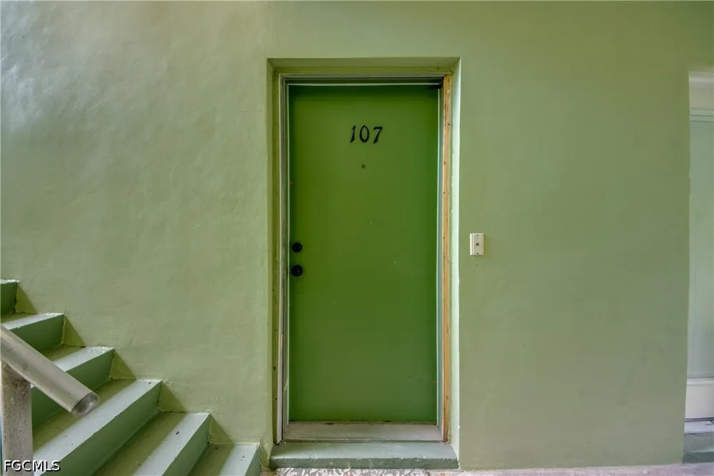 1st Street #107 Fort Myers, FL 33901