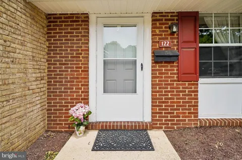 122 MERRYMAN COURT