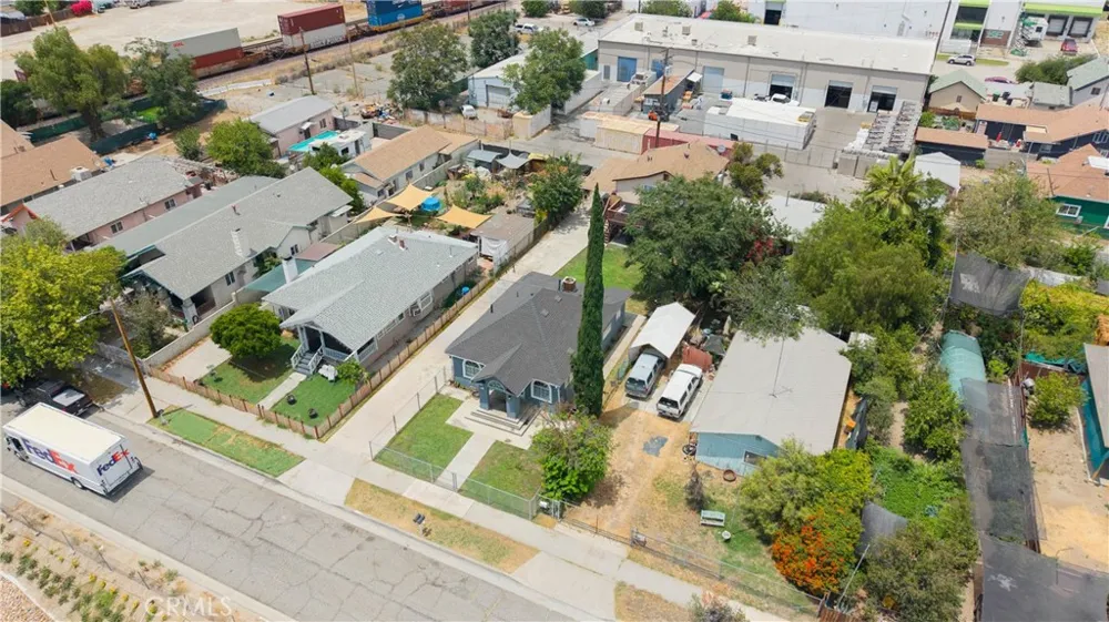 243 W C STREET Colton, CA 92324