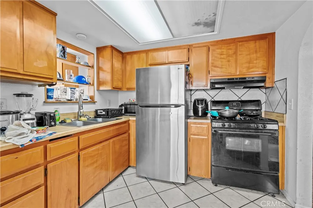 243 W C STREET Colton, CA 92324