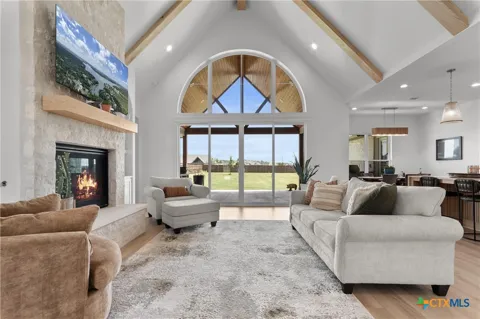 1602 Hunt Drive