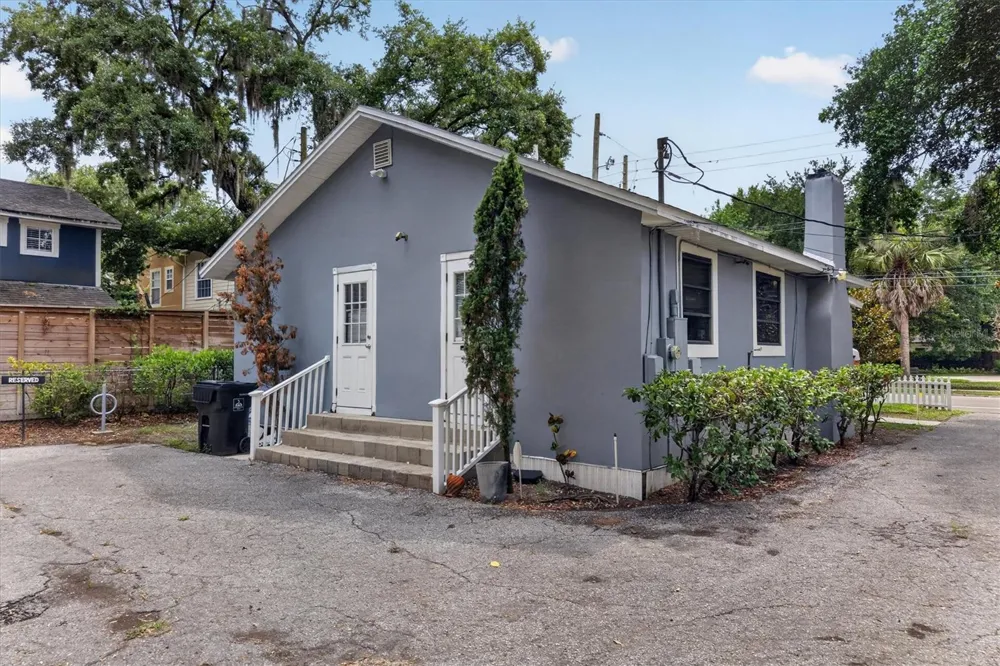 813 FERN CREEK AVENUE Orlando, FL 32803