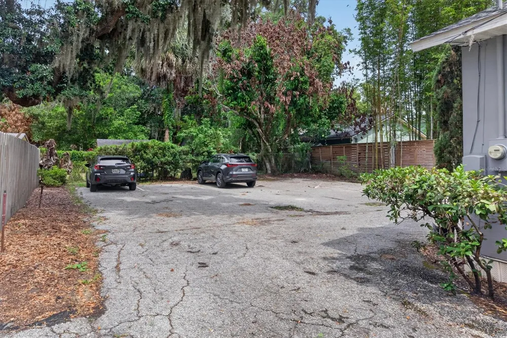 813 FERN CREEK AVENUE Orlando, FL 32803