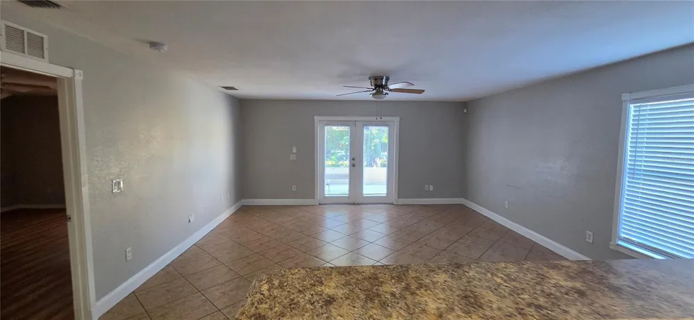 6807 E NORTH BAY STREET Tampa, FL 33610