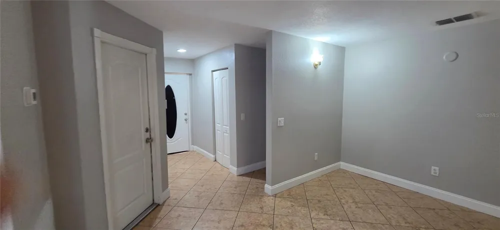 6807 E NORTH BAY STREET Tampa, FL 33610