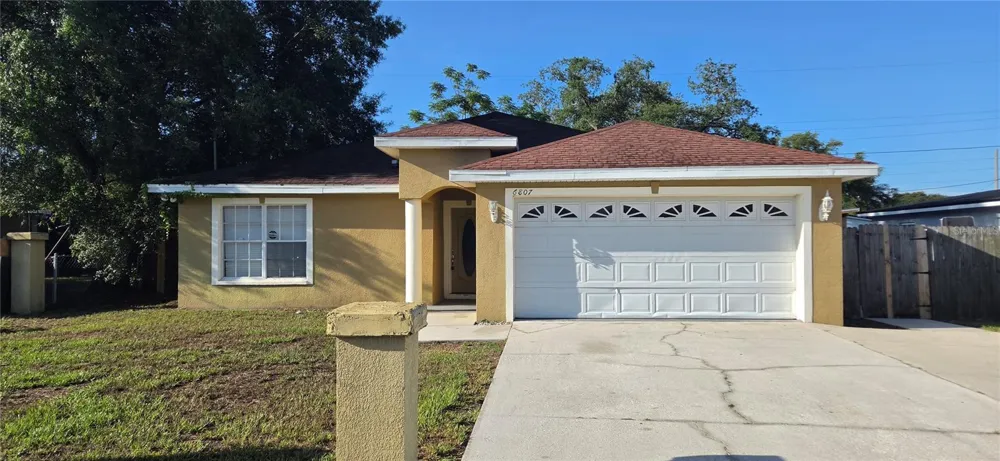 6807 E NORTH BAY STREET Tampa, FL 33610