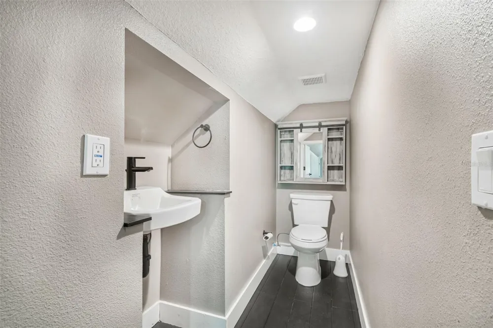 16288 48TH ST N Clearwater, FL 33762