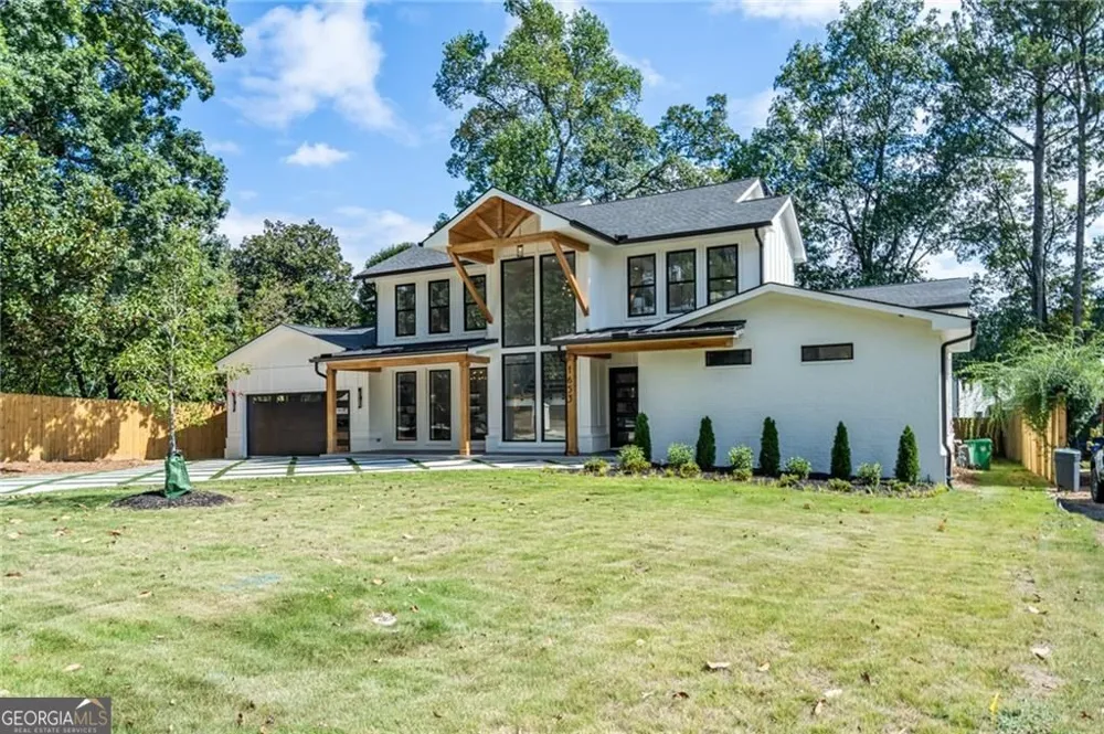 1653 Pamela DR NE Brookhaven, GA 30319