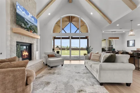 1602 Hunt Drive