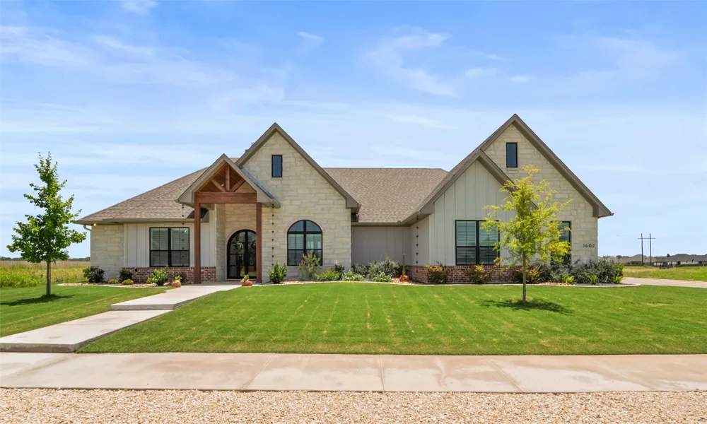 1602 Hunt Drive Salado, TX 76571