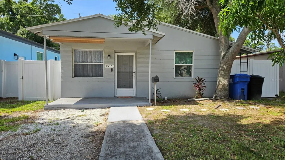 1946 15TH AVENUE S St Petersburg, FL 33705