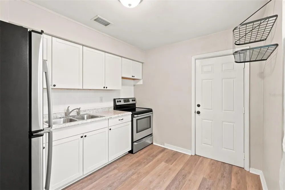1946 15TH AVENUE S St Petersburg, FL 33705