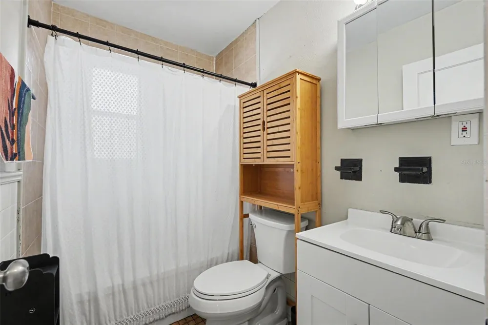 1946 15TH AVENUE S St Petersburg, FL 33705