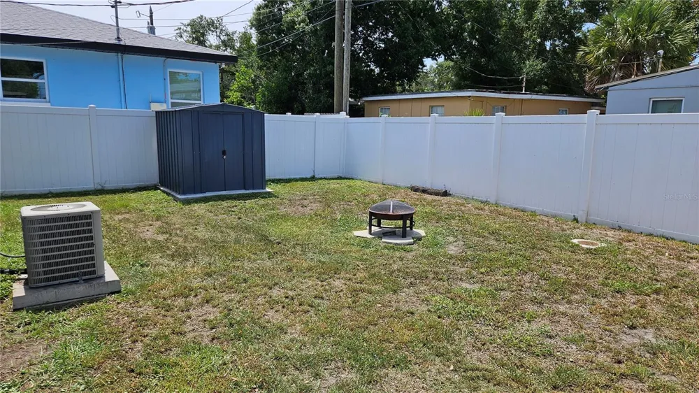 1946 15TH AVENUE S St Petersburg, FL 33705
