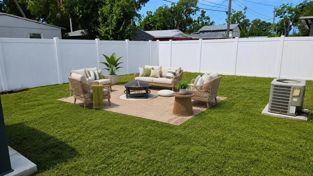 1946 15TH AVENUE S St Petersburg, FL 33705