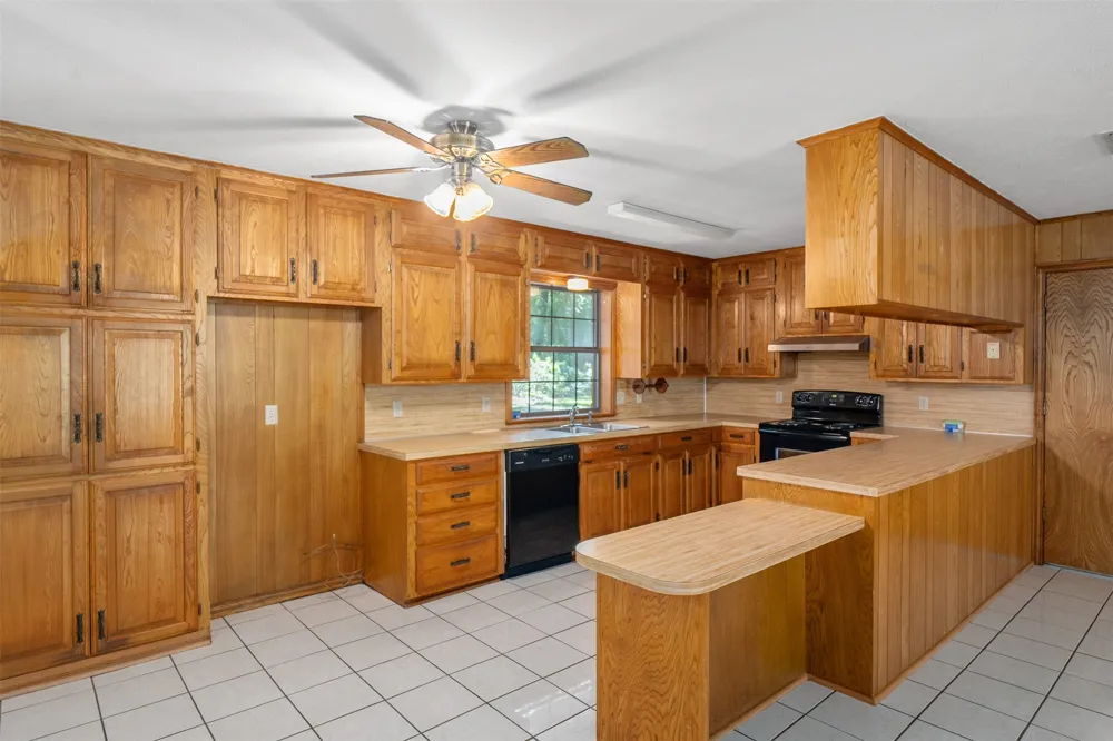 741 VZ County Road 4134 Canton, TX 75103