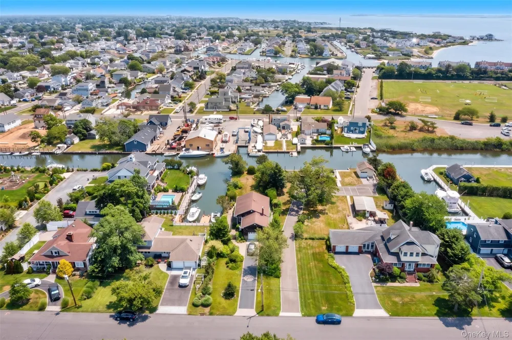 272 Grand Central Avenue Amityville, NY 11701