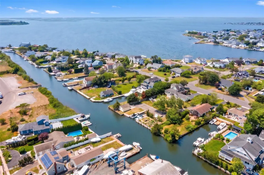 272 Grand Central Avenue Amityville, NY 11701