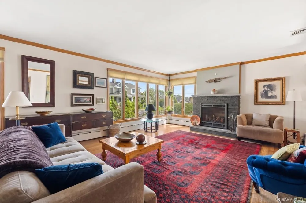 272 Grand Central Avenue Amityville, NY 11701