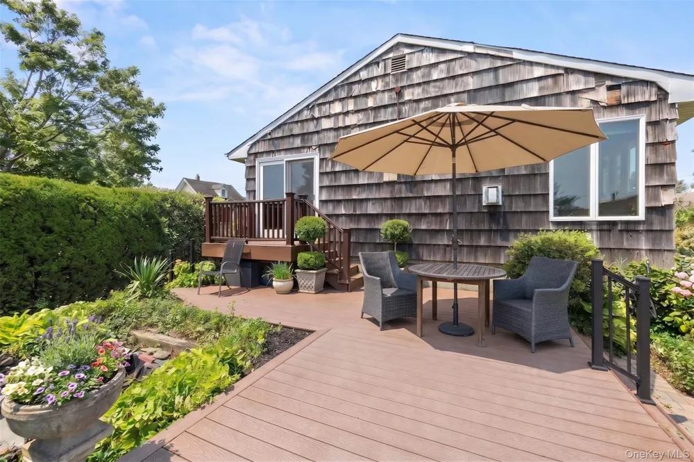 272 Grand Central Avenue Amityville, NY 11701