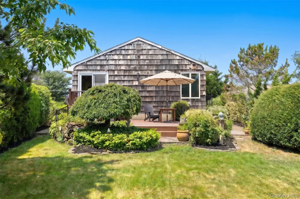 272 Grand Central Avenue Amityville, NY 11701