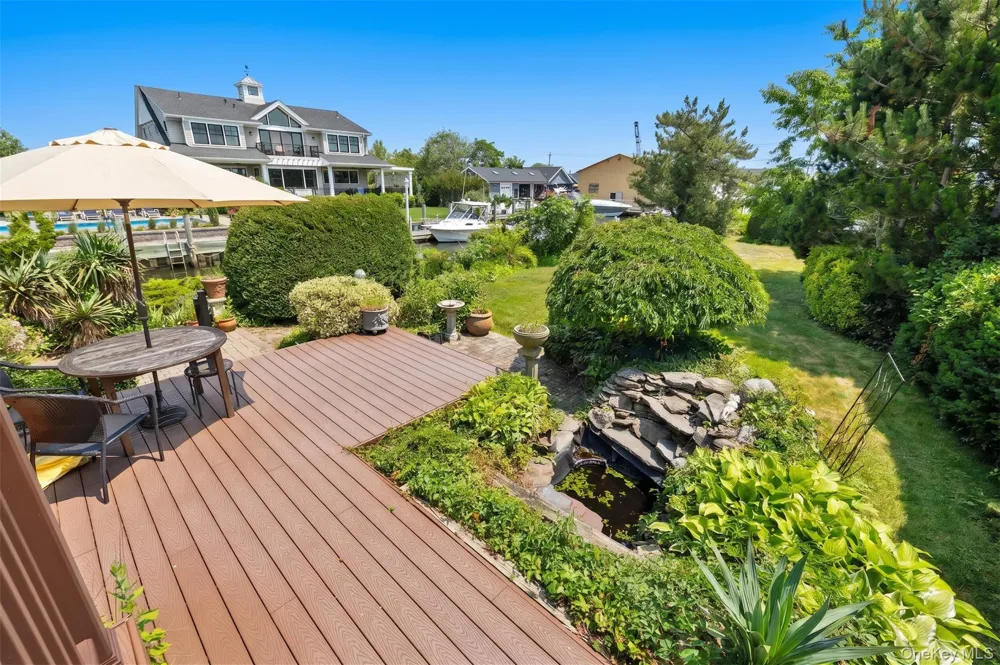 272 Grand Central Avenue Amityville, NY 11701