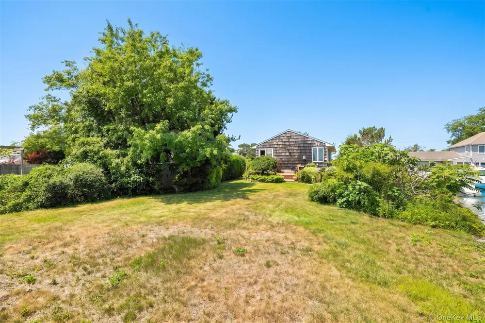 272 Grand Central Avenue Amityville, NY 11701