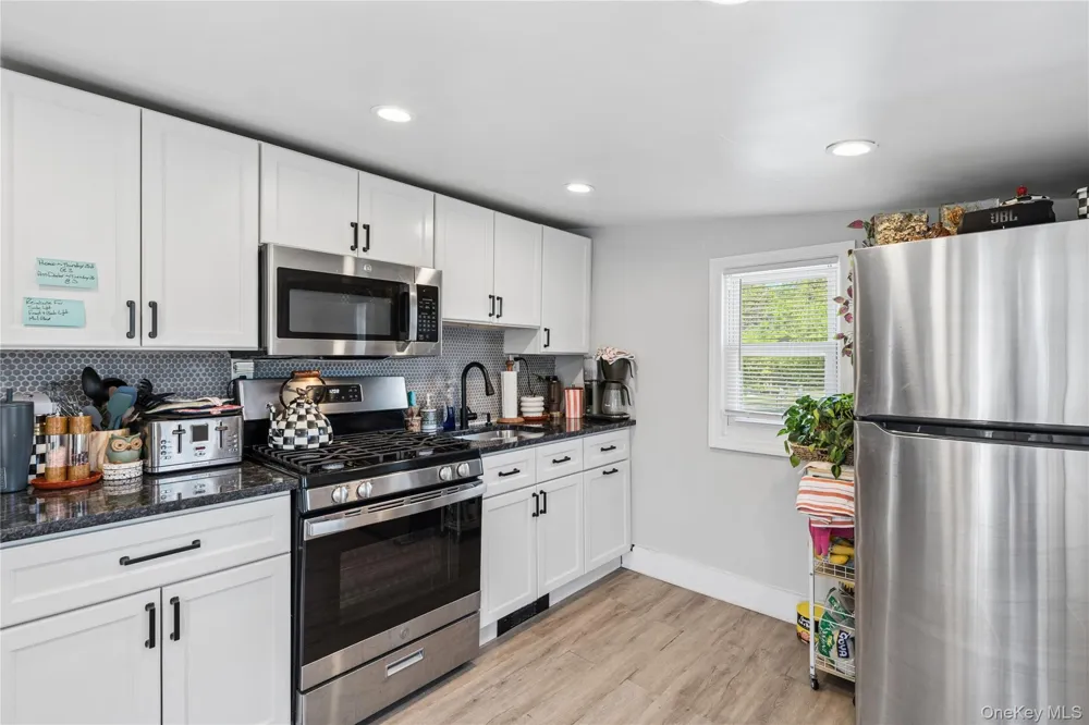 11 Park Avenue #2A Babylon, NY 11702
