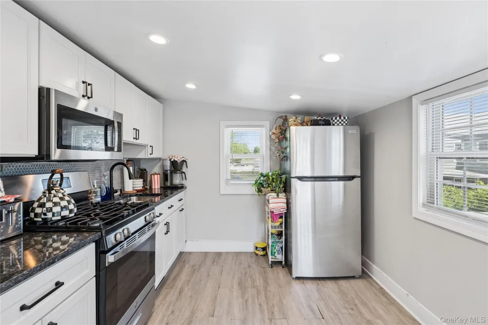 11 Park Avenue #2A Babylon, NY 11702