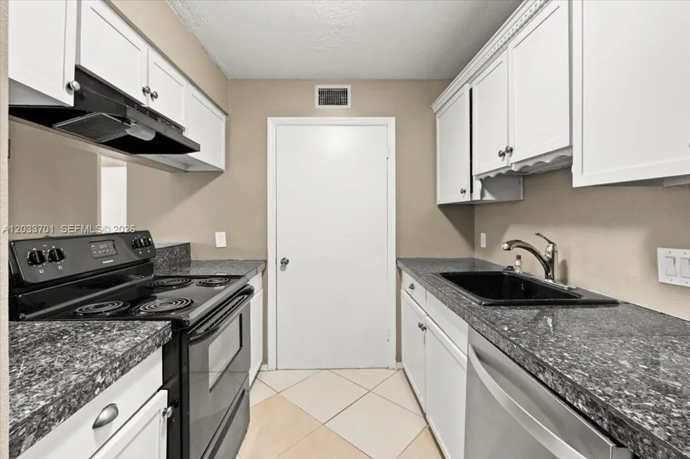 2303 Congress Ave #27 Boynton Beach, FL 33426