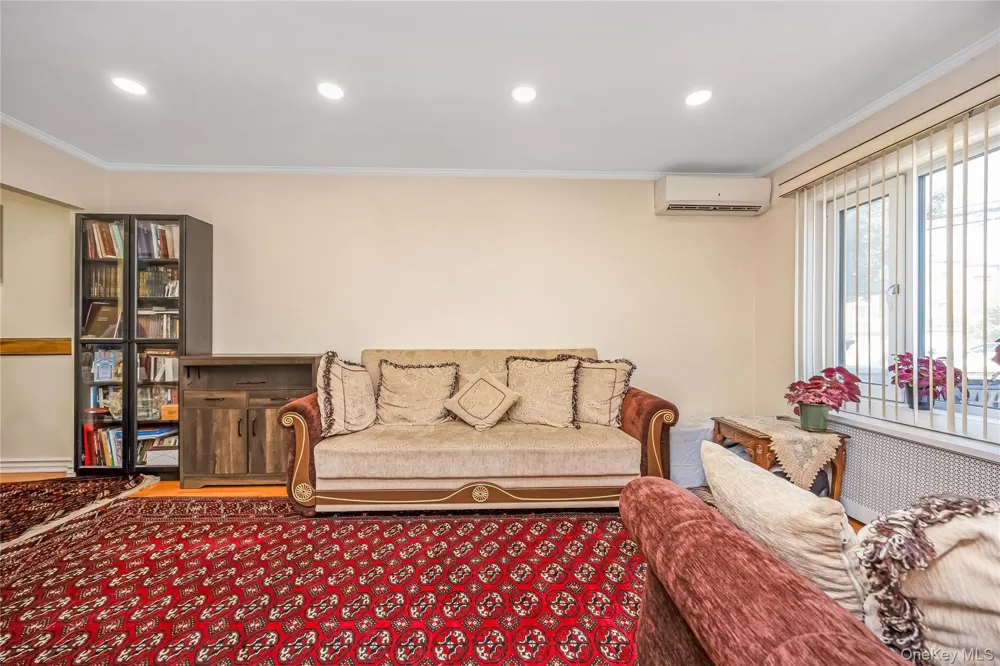 17316 Jewel Avenue Fresh Meadows, NY 11365