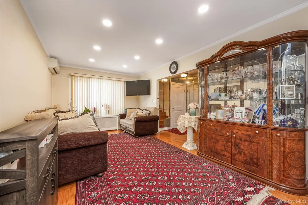 17316 Jewel Avenue Fresh Meadows, NY 11365