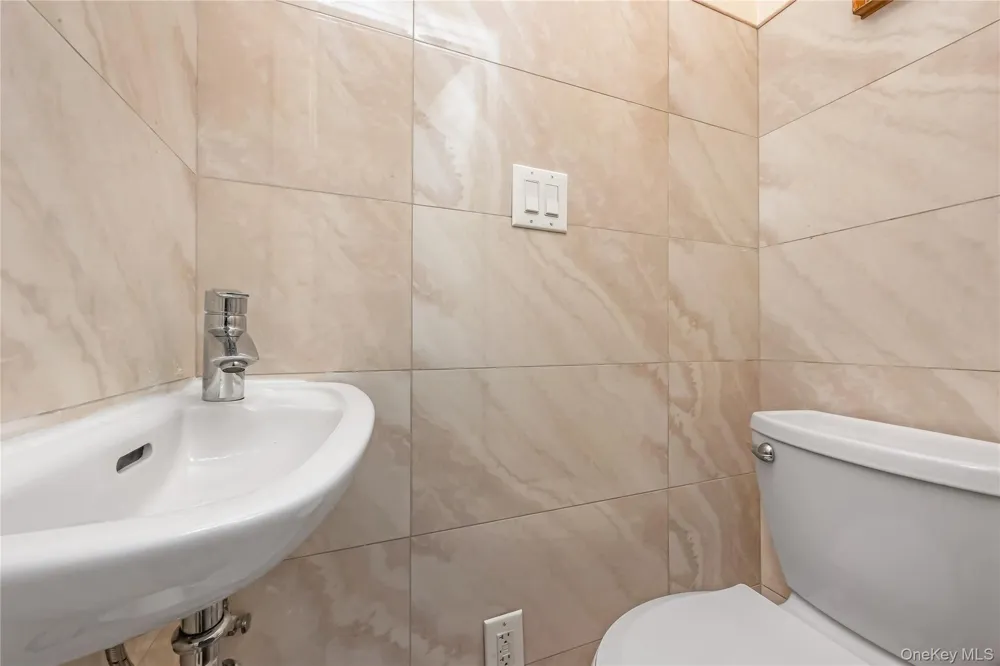 17316 Jewel Avenue Fresh Meadows, NY 11365