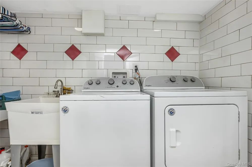 17316 Jewel Avenue Fresh Meadows, NY 11365