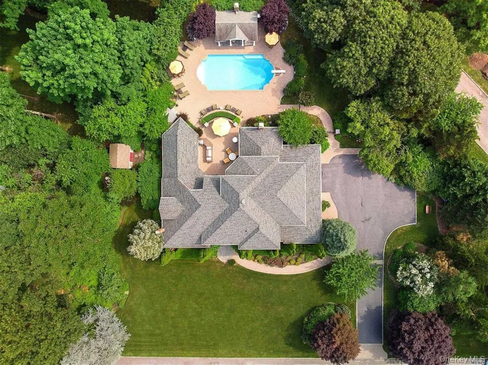 8 China Lane East Setauket, NY 11733