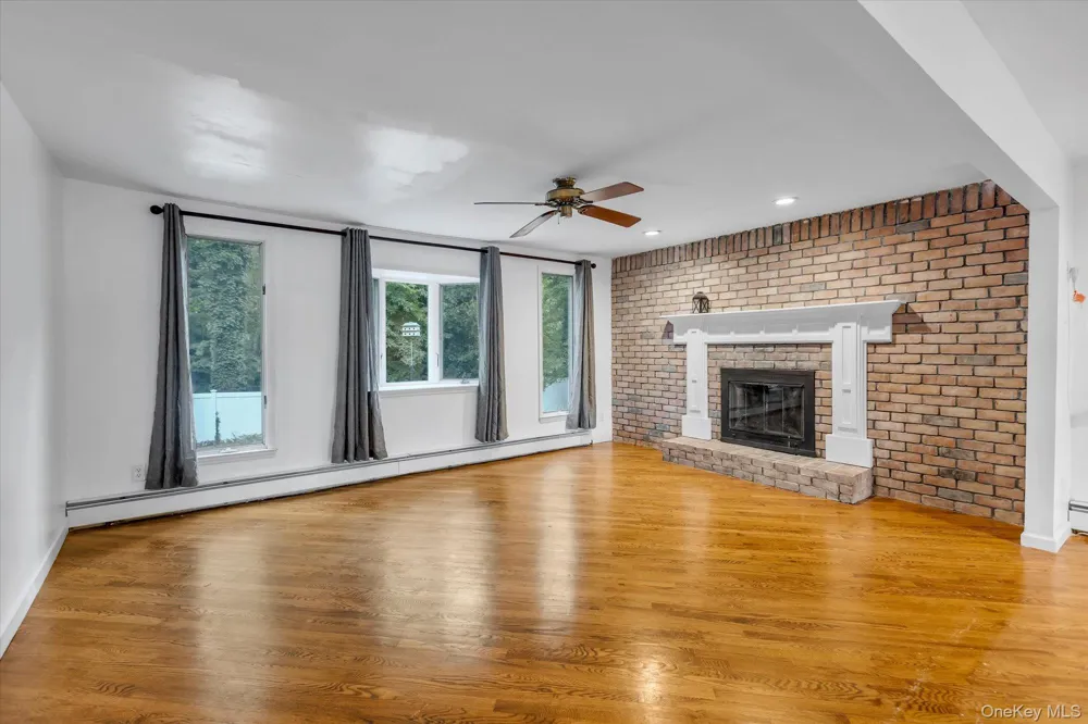 8 Julia Circle East Setauket, NY 11733