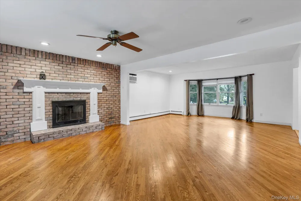8 Julia Circle East Setauket, NY 11733