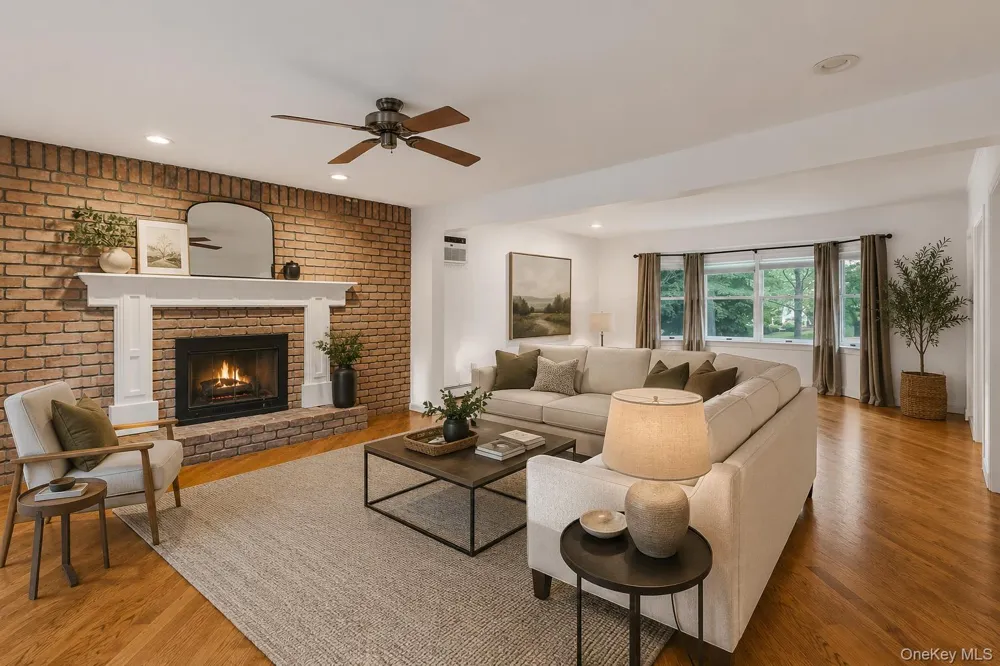 8 Julia Circle East Setauket, NY 11733
