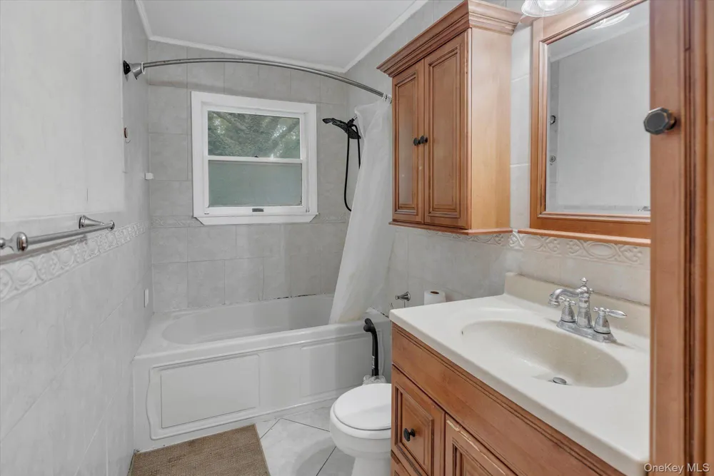 8 Julia Circle East Setauket, NY 11733