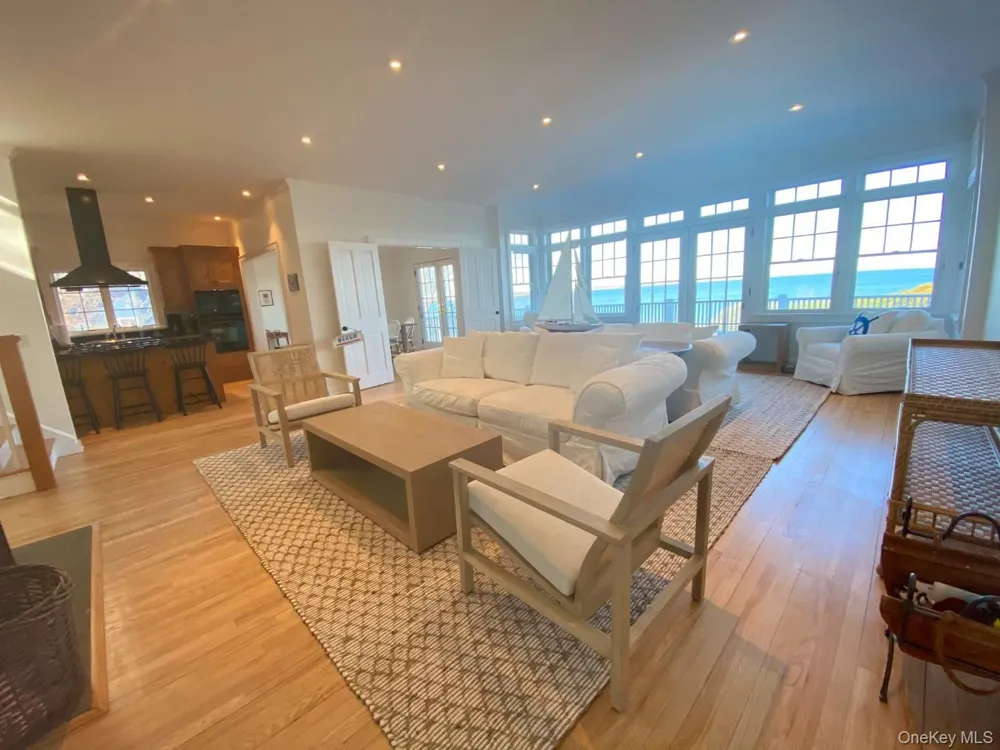 4705 Nassau Point Road Cutchogue, NY 11935
