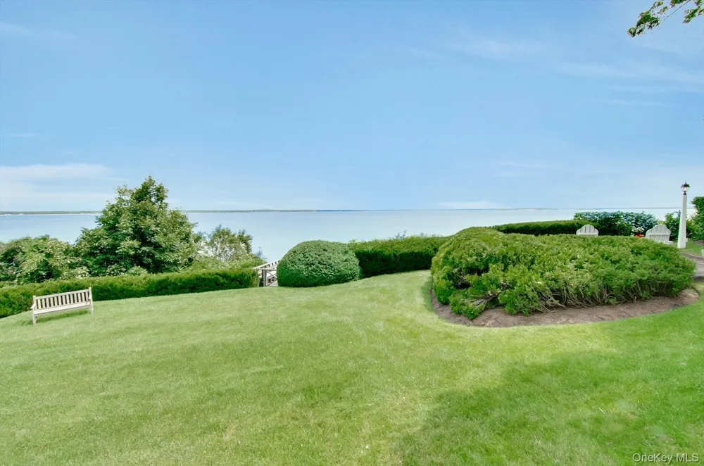 4705 Nassau Point Road Cutchogue, NY 11935