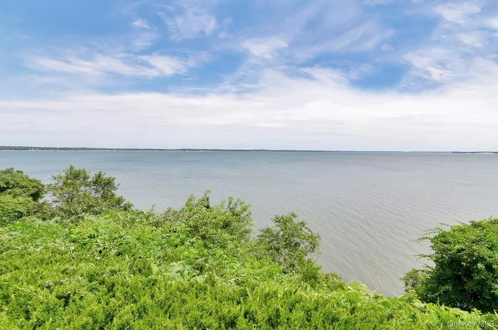 4705 Nassau Point Road Cutchogue, NY 11935