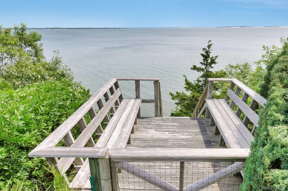 4705 Nassau Point Road Cutchogue, NY 11935